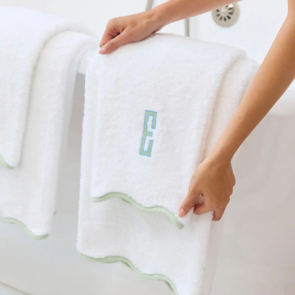 Scallop Hand Towels (pair)