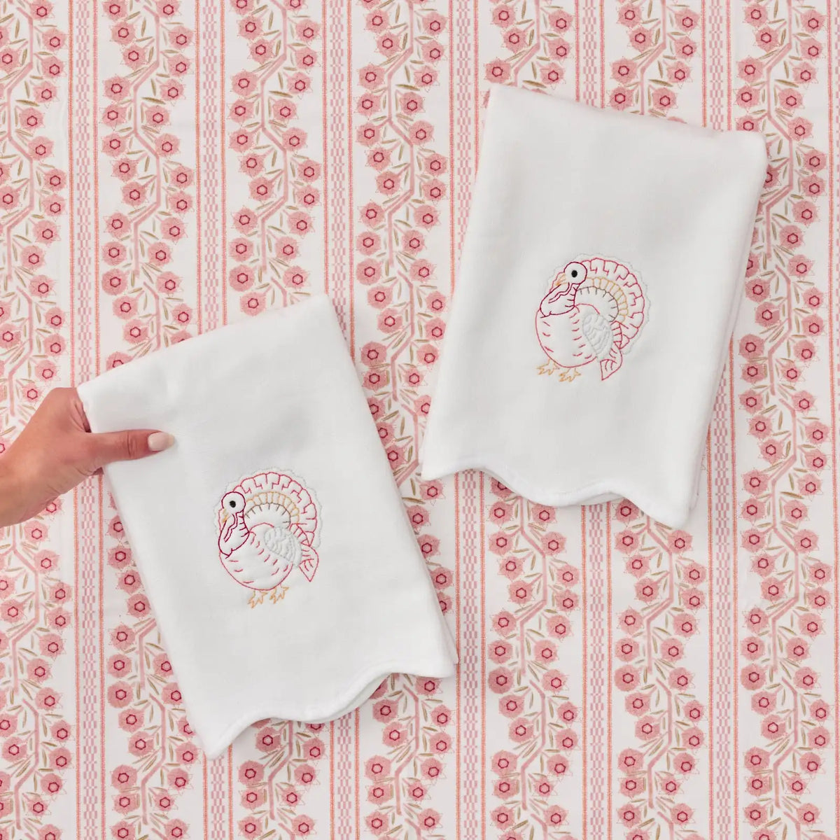 Scallop Powder Bath Towels (pair)